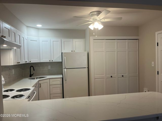 18 Lexington Court, Red Bank, NJ 07701
