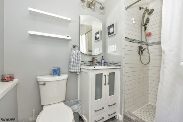 202 Lake Shore Dr, Parsippany-troy Hills Twp., NJ 07034