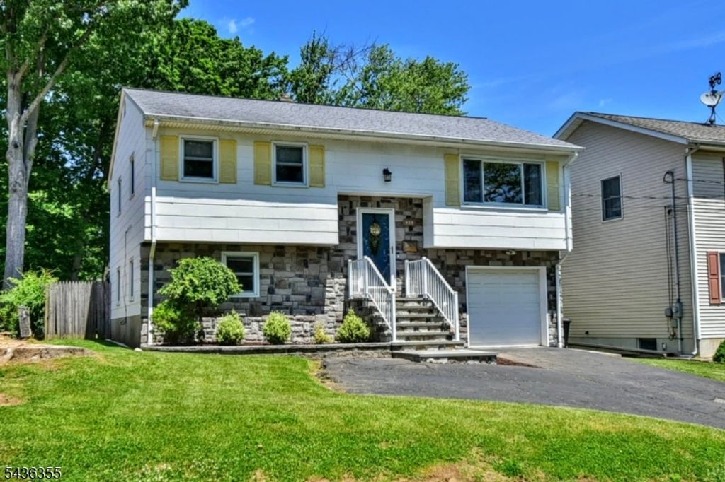 202 Lake Shore Dr, Parsippany-troy Hills Twp., NJ 07034