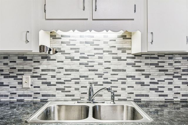 2466 ECUADORIAN WAY 6, Clearwater, FL 33763