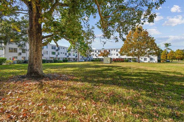 2466 ECUADORIAN WAY 6, Clearwater, FL 33763