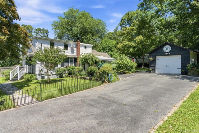 88 Cherry Road, Rocky Point, NY 11778