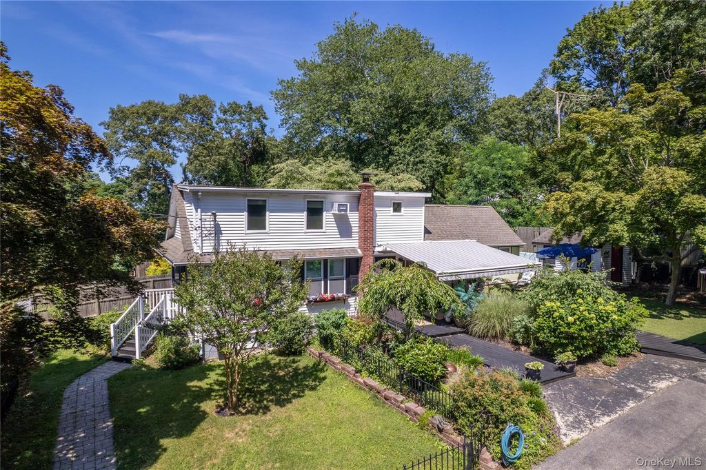 88 Cherry Road, Rocky Point, NY 11778