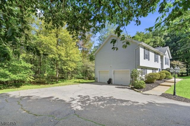 46 Melinda Ln, Vernon Twp., NJ 07421