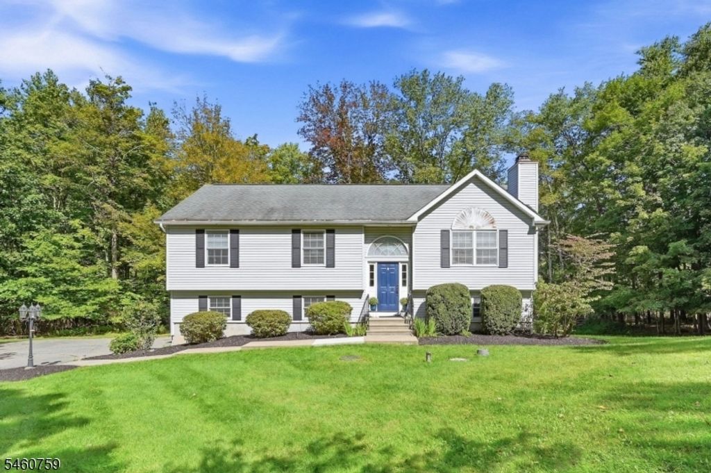 46 Melinda Ln, Vernon Twp., NJ 07421
