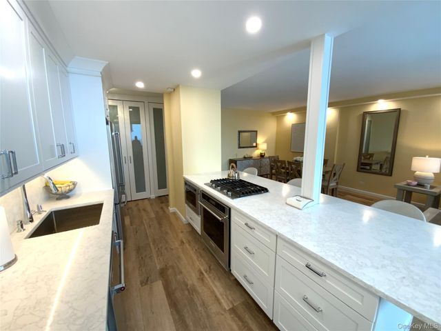 27110 Grand Central Parkway 25A, Floral Park, NY 11005