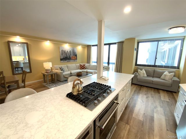 27110 Grand Central Parkway 25A, Floral Park, NY 11005