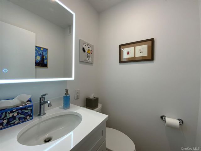 27110 Grand Central Parkway 25A, Floral Park, NY 11005