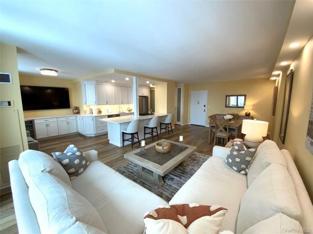 27110 Grand Central Parkway 25A, Floral Park, NY 11005