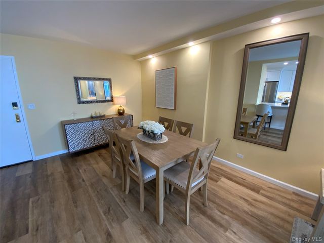 27110 Grand Central Parkway 25A, Floral Park, NY 11005