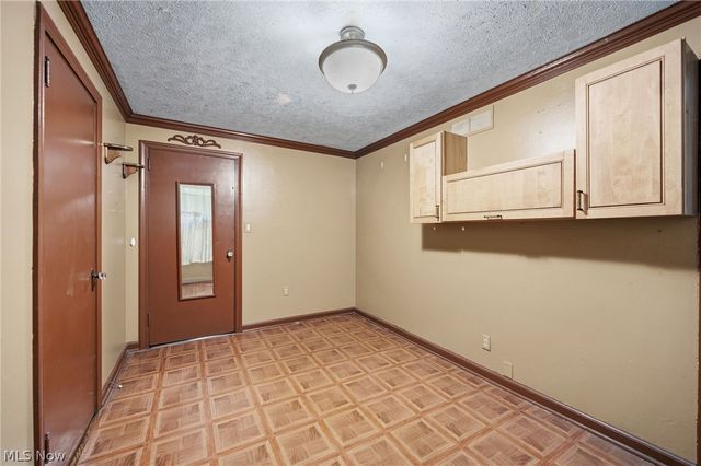 5950 Parkman Road NW, Warren, OH 44481