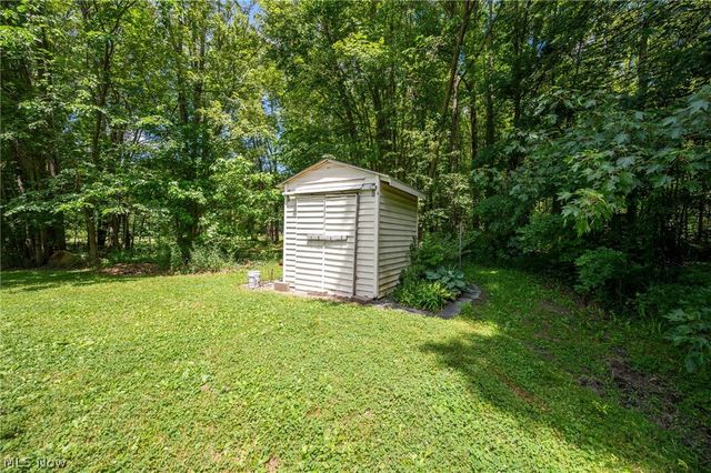 5950 Parkman Road NW, Warren, OH 44481