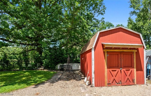 5950 Parkman Road NW, Warren, OH 44481