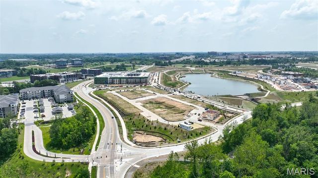 16541 Yellowwood Drive 66-301, Chesterfield, MO 63017