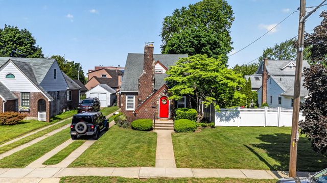 2456 Rockville Centre Parkway, Oceanside, NY 11572
