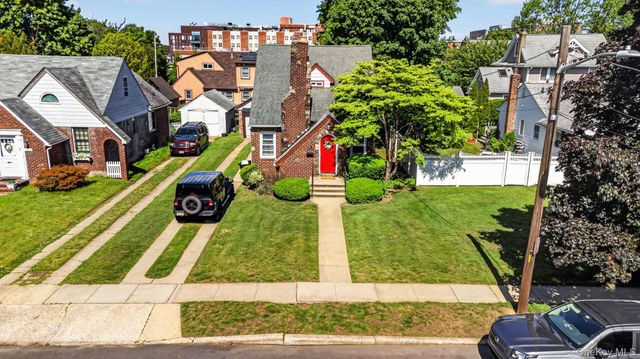 2456 Rockville Centre Parkway, Oceanside, NY 11572