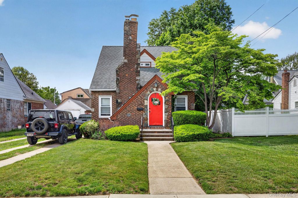 2456 Rockville Centre Parkway, Oceanside, NY 11572
