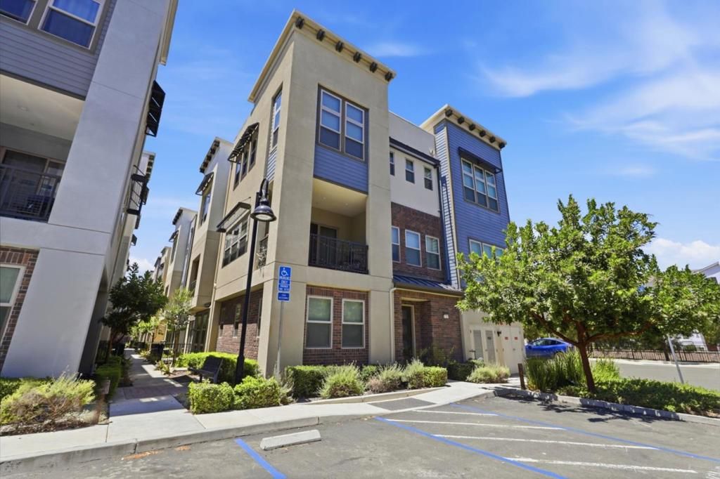 Image 41 of property listing at 1709 Ironwood Lane, Milpitas, CA 95035
