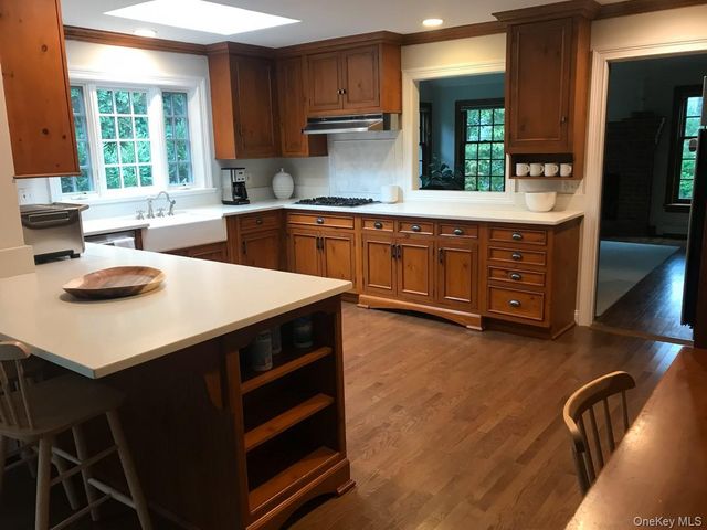 21 Westbank Road, Rye, NY 10580
