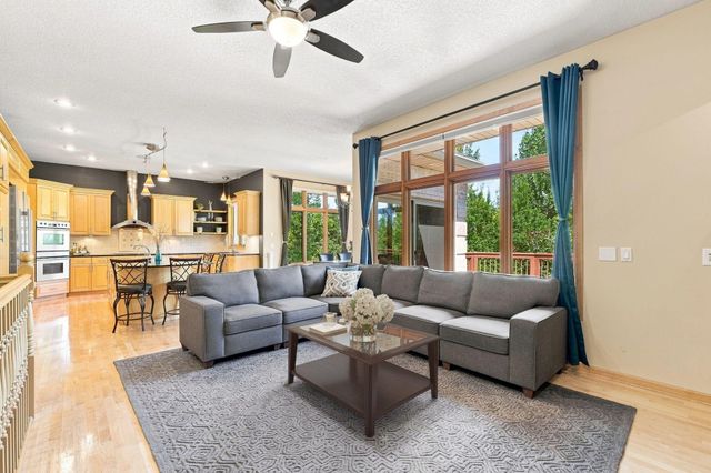 1084 Parkview Lane, Victoria, MN 55386