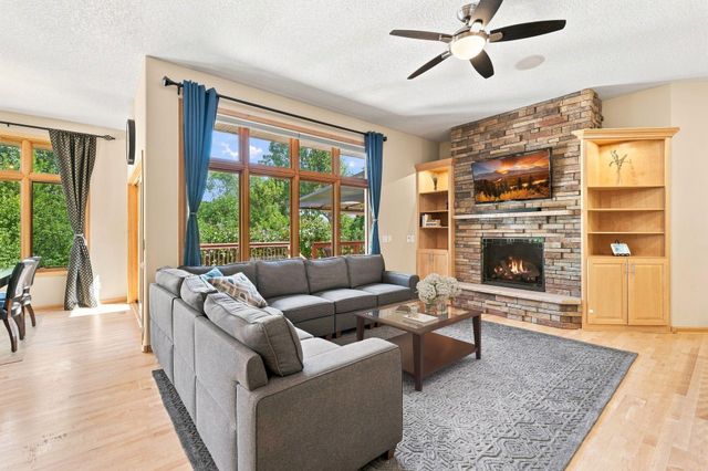 1084 Parkview Lane, Victoria, MN 55386
