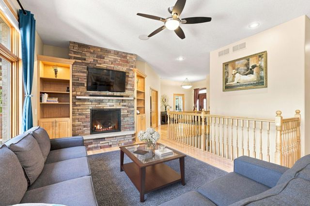 1084 Parkview Lane, Victoria, MN 55386