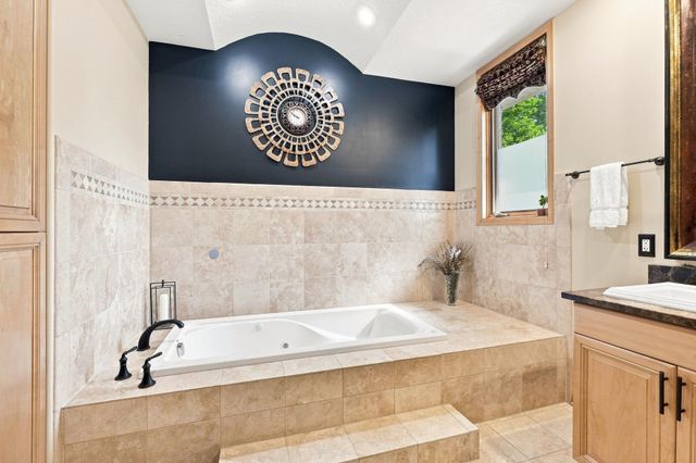 1084 Parkview Lane, Victoria, MN 55386
