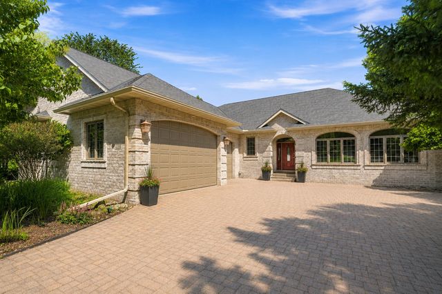 1084 Parkview Lane, Victoria, MN 55386