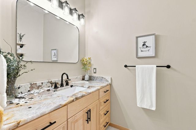 1084 Parkview Lane, Victoria, MN 55386