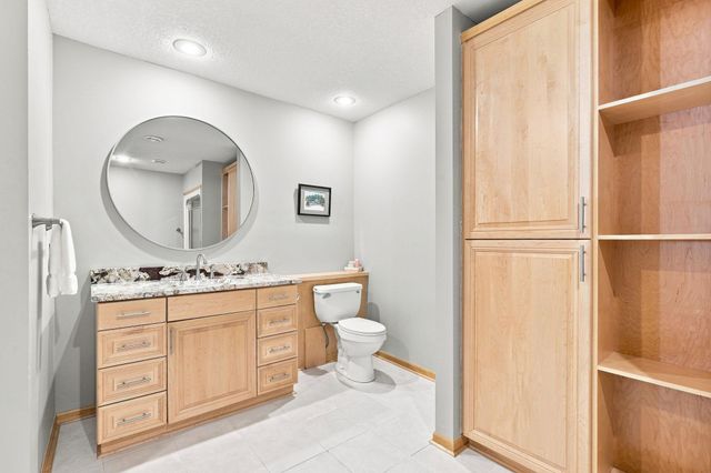 1084 Parkview Lane, Victoria, MN 55386