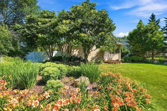 1084 Parkview Lane, Victoria, MN 55386