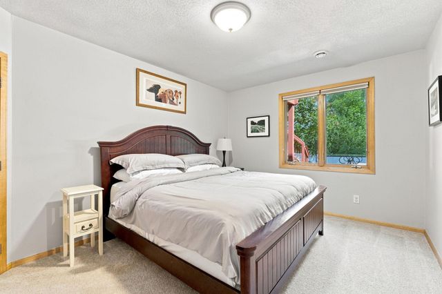 1084 Parkview Lane, Victoria, MN 55386