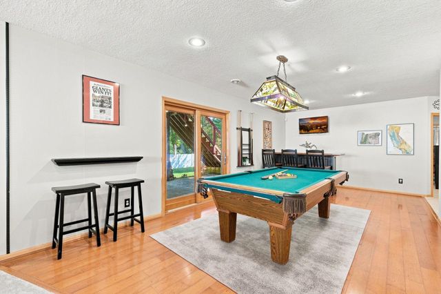 1084 Parkview Lane, Victoria, MN 55386