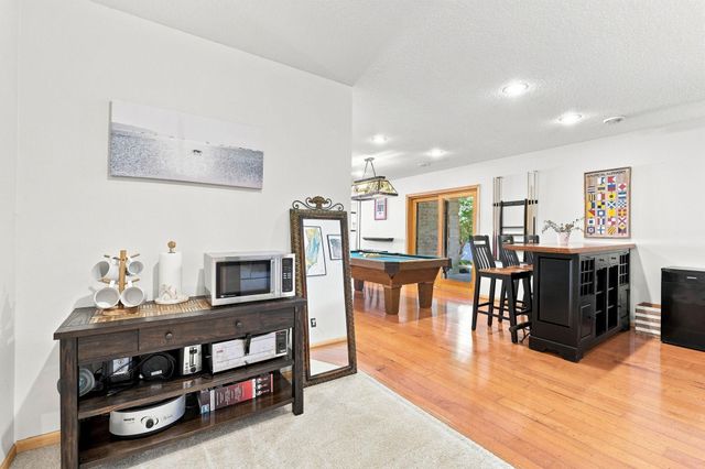 1084 Parkview Lane, Victoria, MN 55386