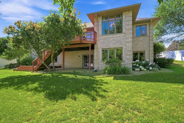 1084 Parkview Lane, Victoria, MN 55386
