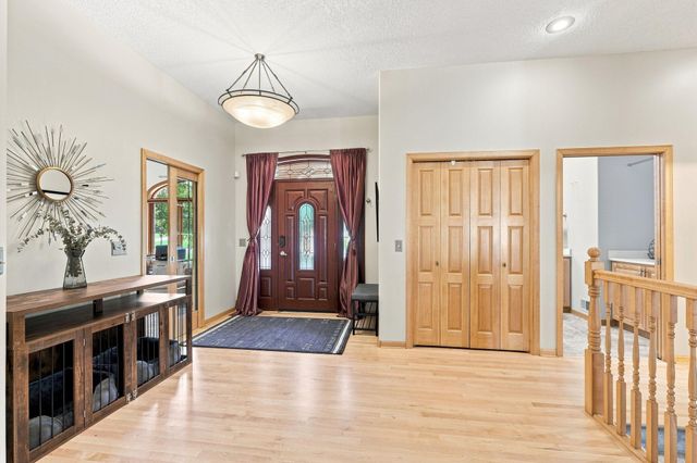 1084 Parkview Lane, Victoria, MN 55386