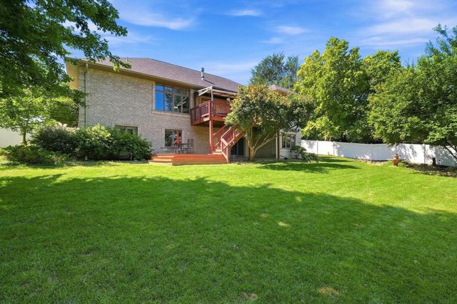 1084 Parkview Lane, Victoria, MN 55386
