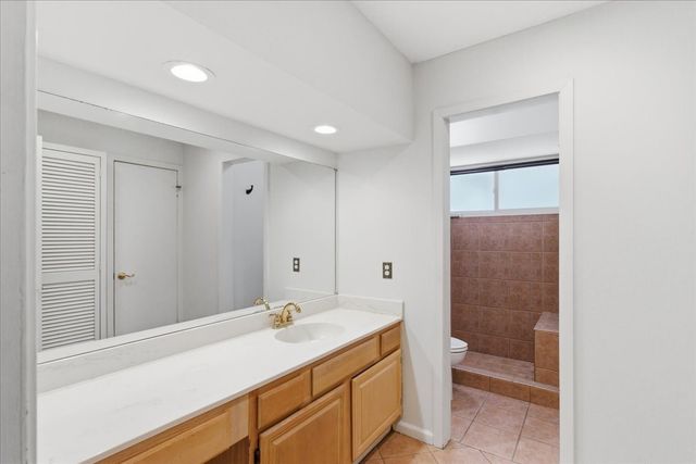 1140 Gloucester Court S, Irving, TX 75062