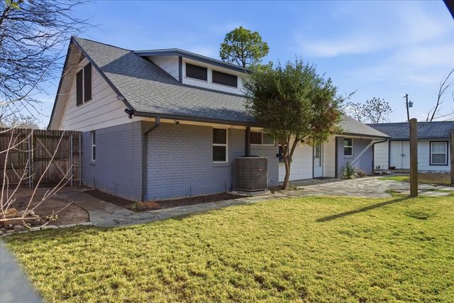 1140 Gloucester Court S, Irving, TX 75062