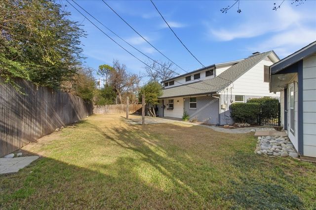 1140 Gloucester Court S, Irving, TX 75062