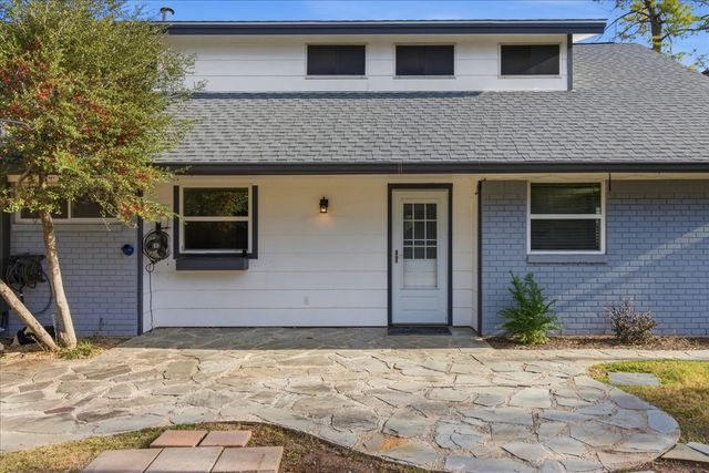 1140 Gloucester Court S, Irving, TX 75062