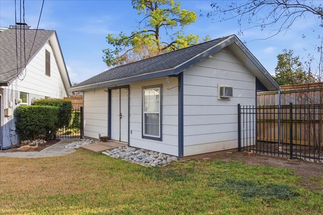 1140 Gloucester Court S, Irving, TX 75062