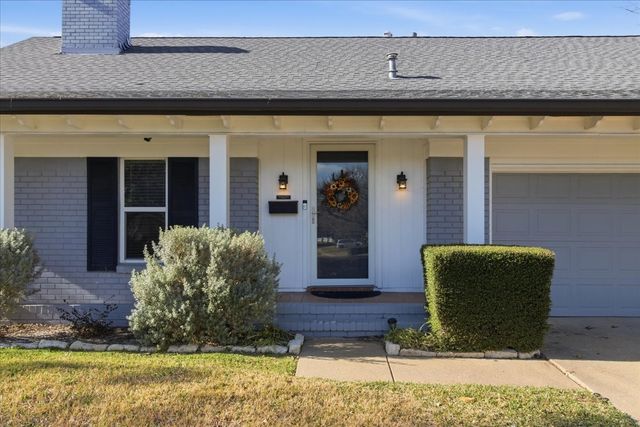 1140 Gloucester Court S, Irving, TX 75062