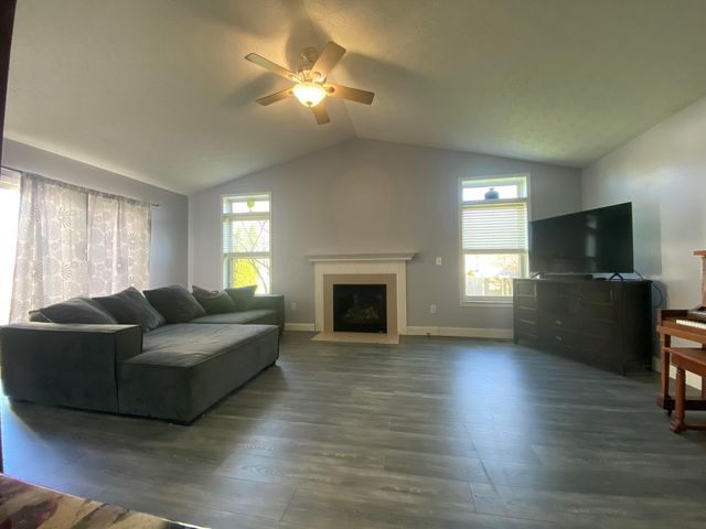 255 Lofton Circle, Delaware, OH 43015