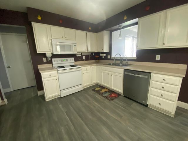 255 Lofton Circle, Delaware, OH 43015
