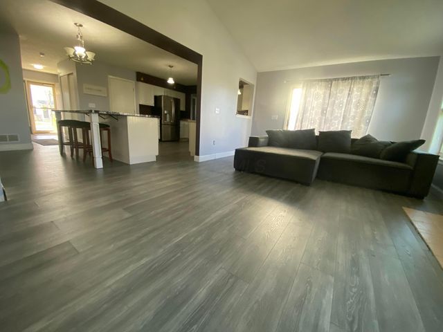 255 Lofton Circle, Delaware, OH 43015