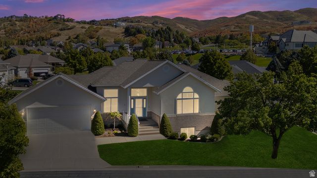 275 S EAGLE WAY, North Salt Lake, UT 84054