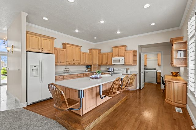 275 S EAGLE WAY, North Salt Lake, UT 84054