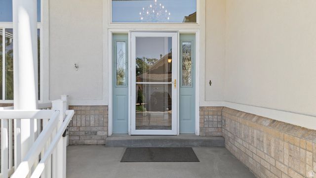 275 S EAGLE WAY, North Salt Lake, UT 84054
