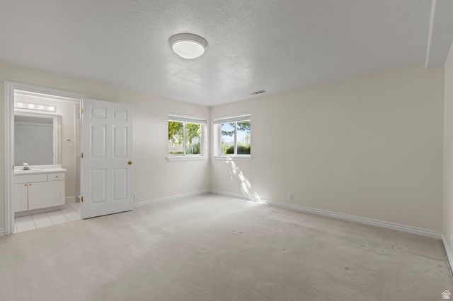 275 S EAGLE WAY, North Salt Lake, UT 84054